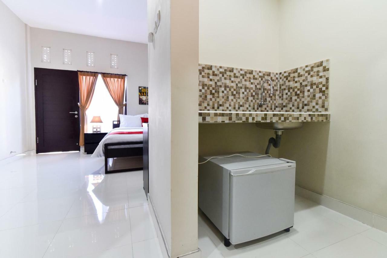 Reddoorz Plus Near Jalan Imam Bonjol Denpasar Seminyak Eksteriør billede