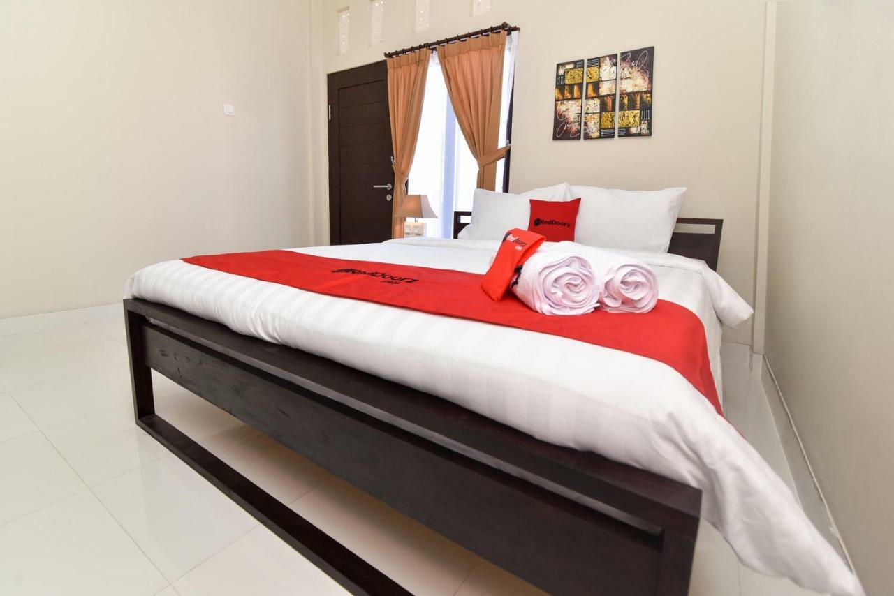 Reddoorz Plus Near Jalan Imam Bonjol Denpasar Seminyak Eksteriør billede